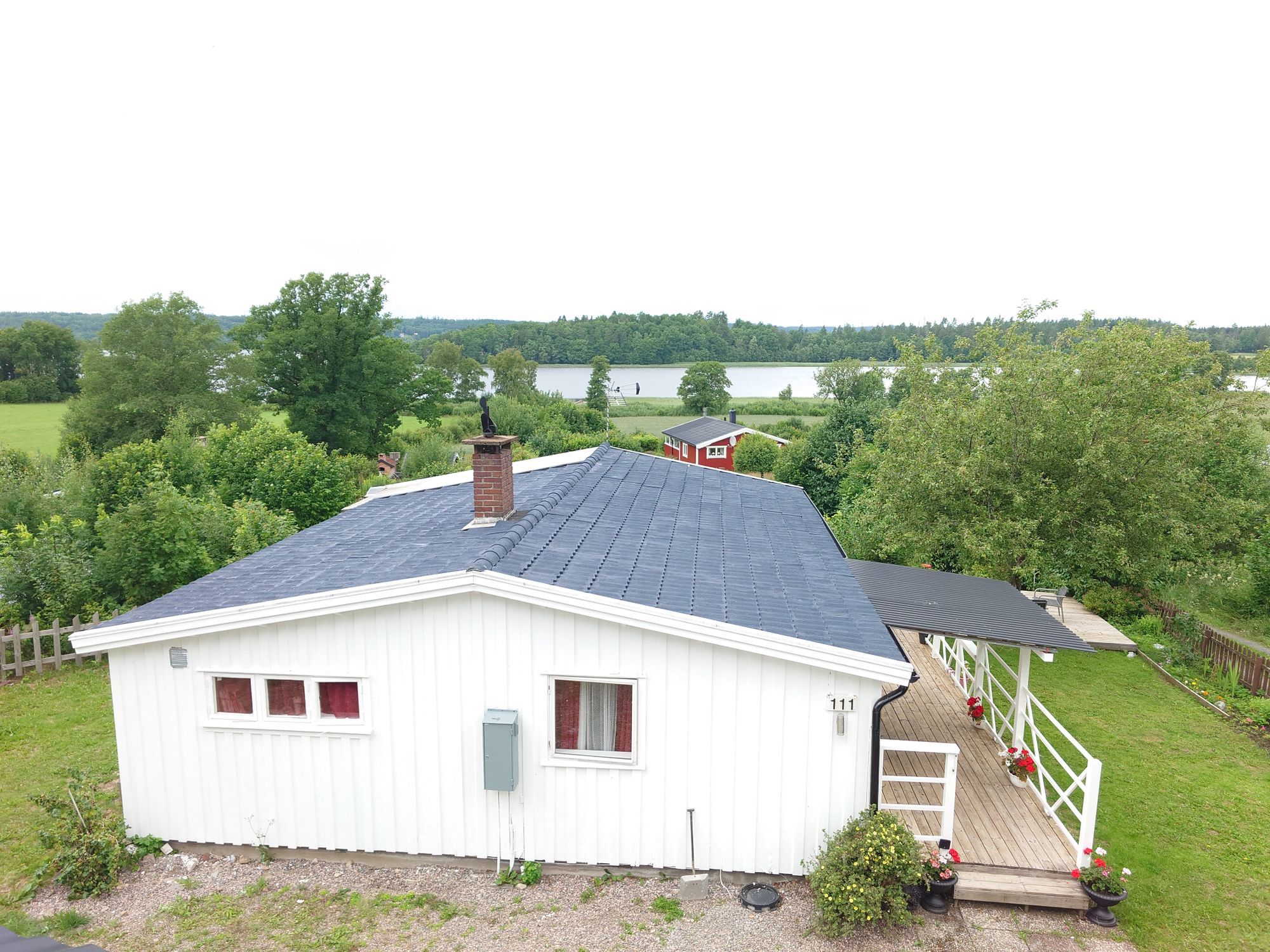 Charmig villa med sjöutsikt över Anten – Gräfsnäs – bild 15 av 16