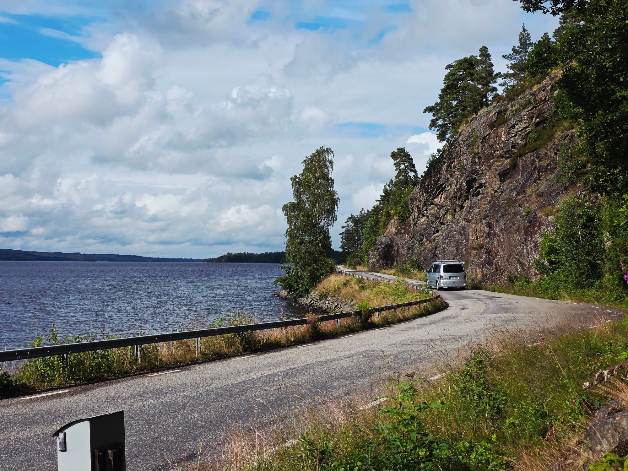 Charmig villa med sjöutsikt över Anten – Gräfsnäs – bild 12 av 16