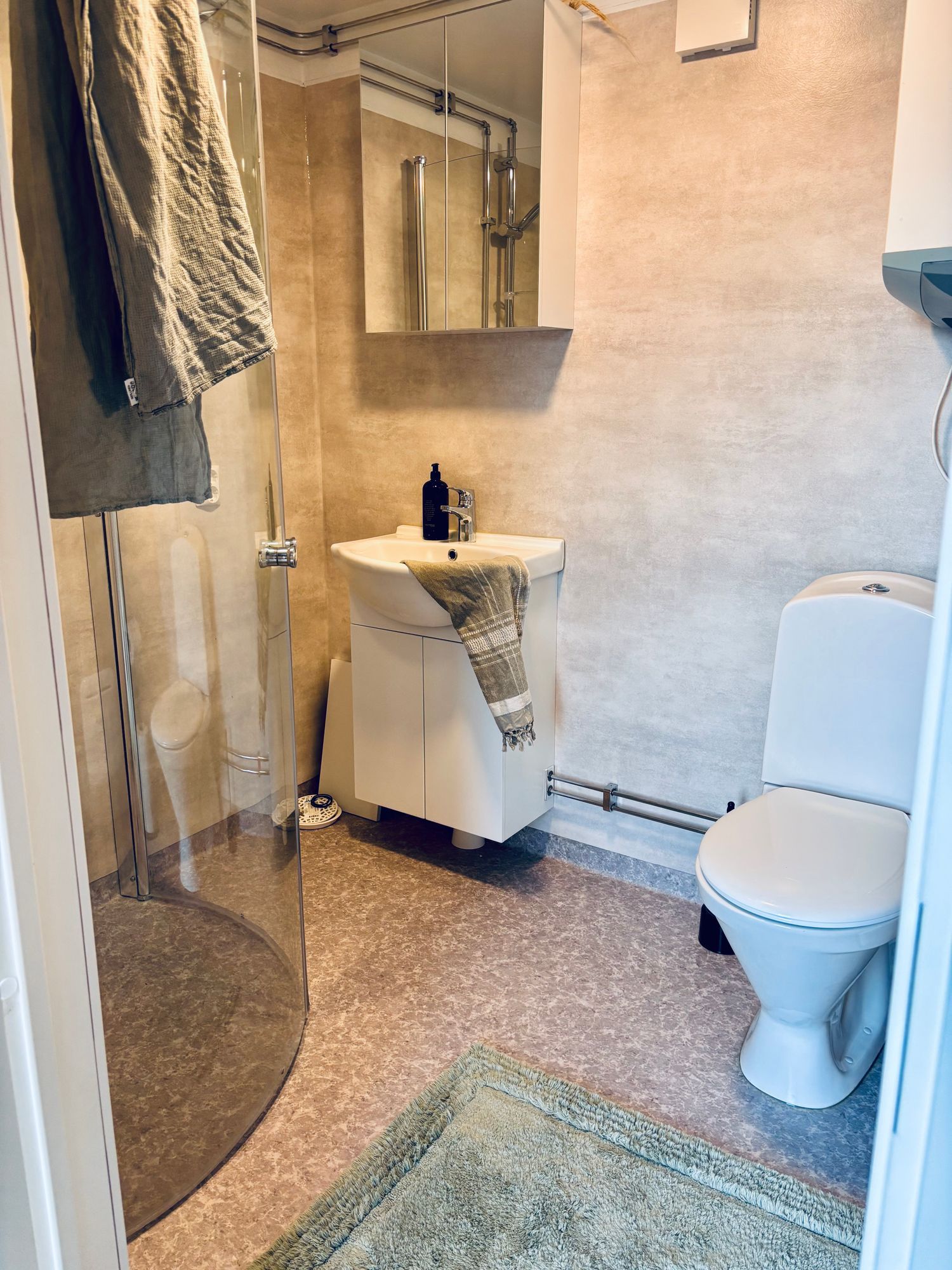 Boende med utomhuspool och bastu – bild 10 av 10