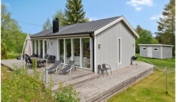 Familjevänligt hus nära strand i Roslagen