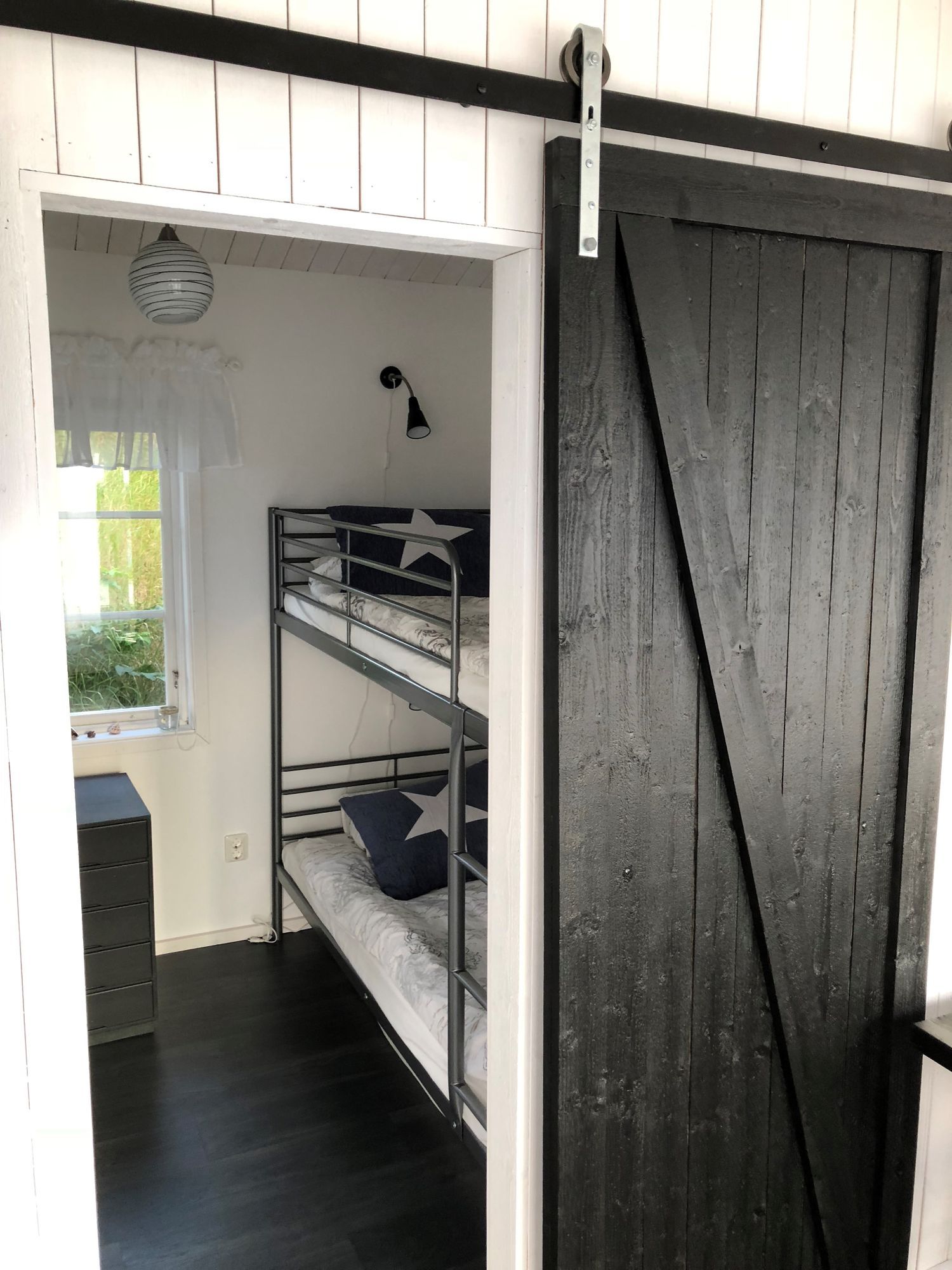 Stuga vid havet – bild 8 av 13