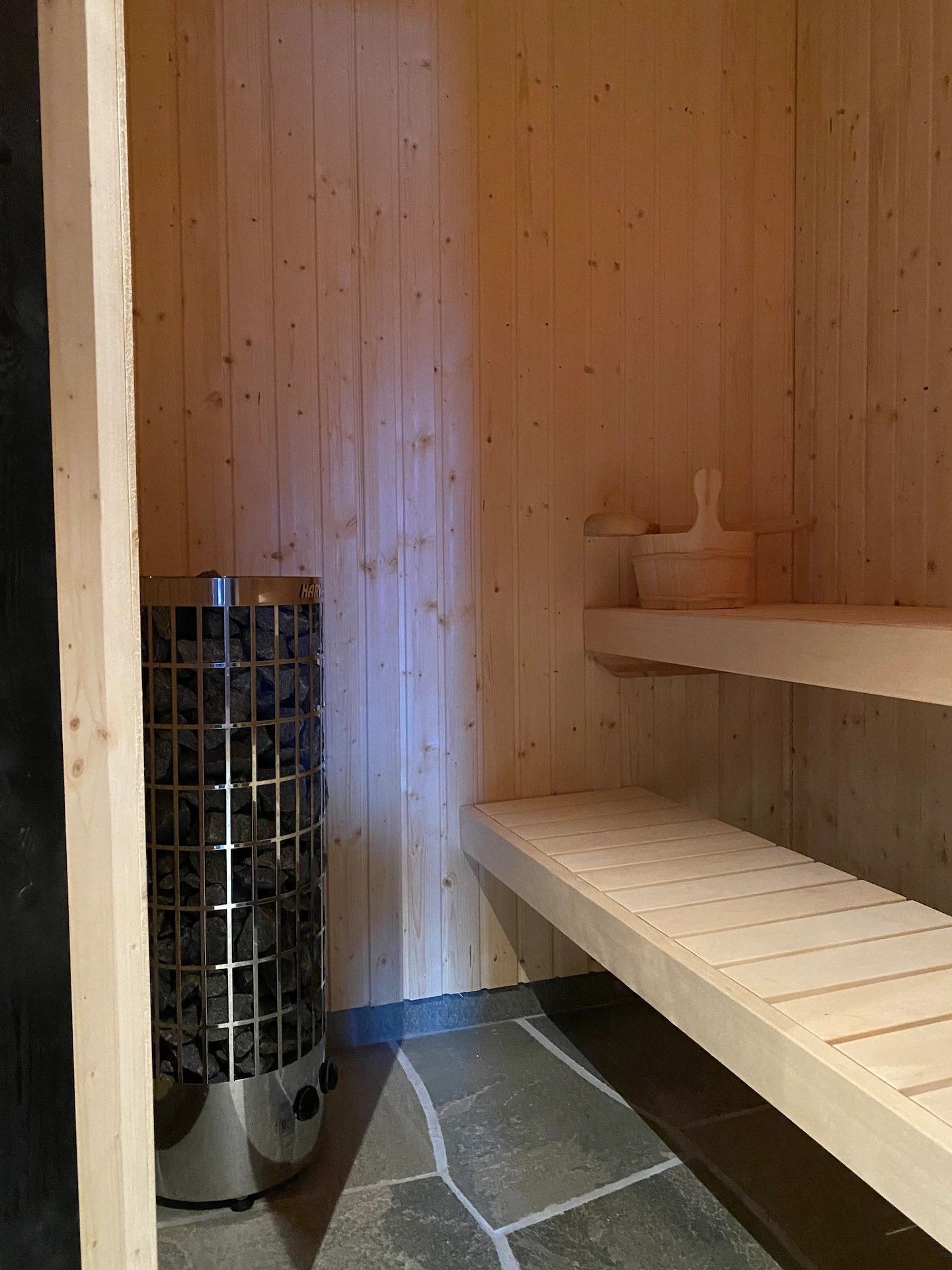 Bergstuga med topp modern svensk fjällstil! – bild 10 av 24