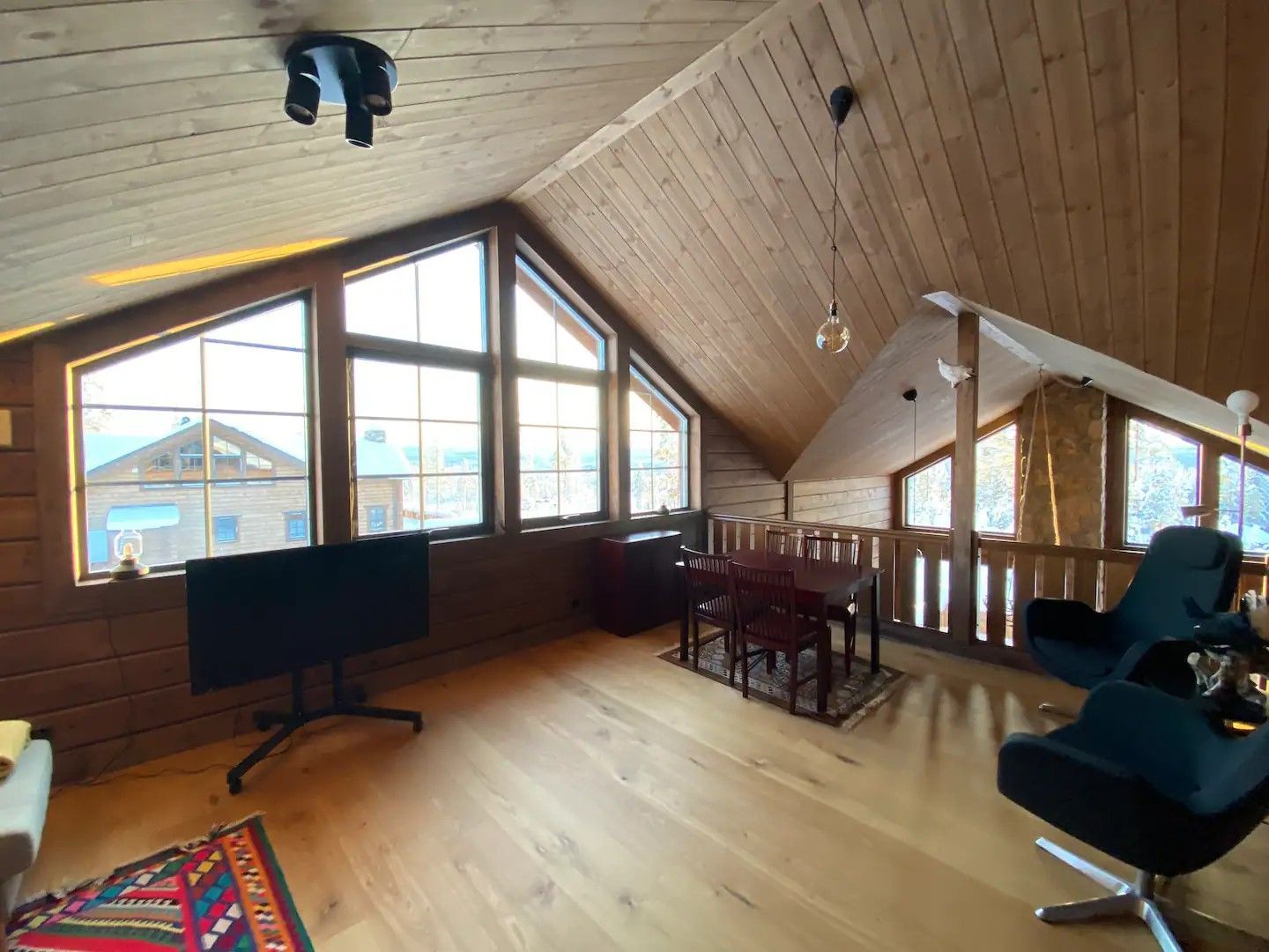 Bergstuga med topp modern svensk fjällstil! – bild 17 av 24
