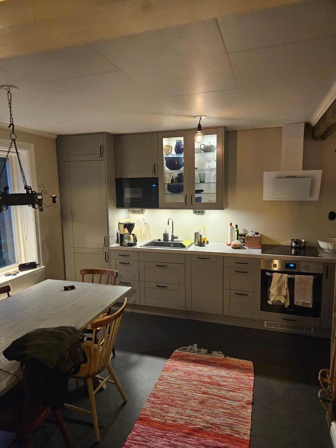 Charmigt hus med bastu nära Bydalen – 6 bäddar – bild 4 av 11