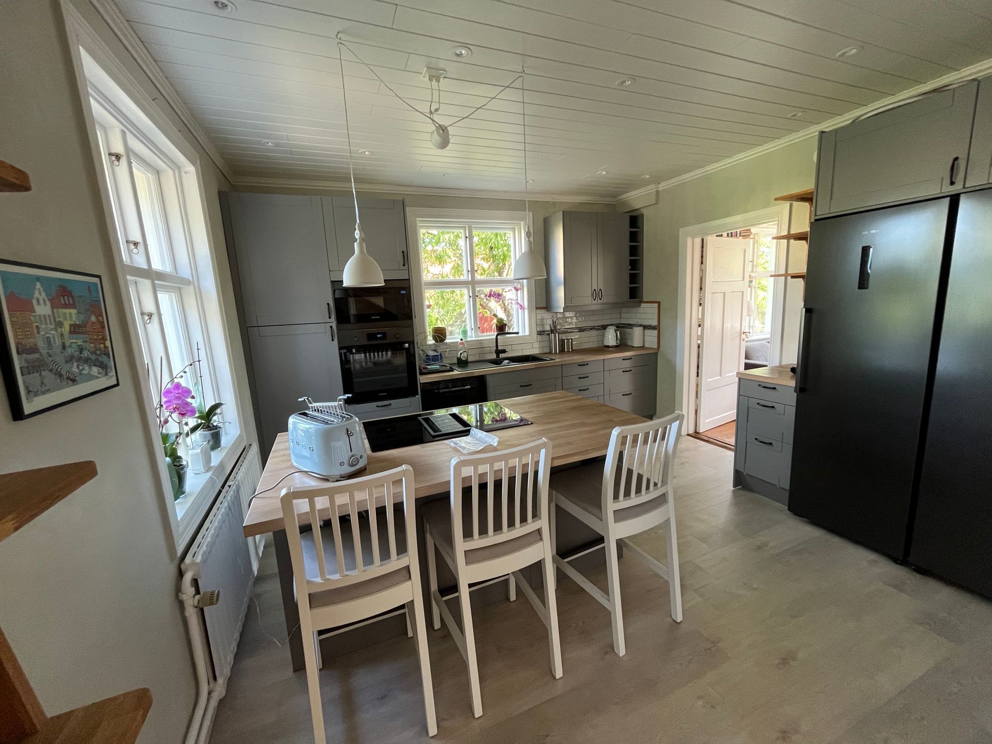 Villa med separat gårdshus – bild 9 av 13