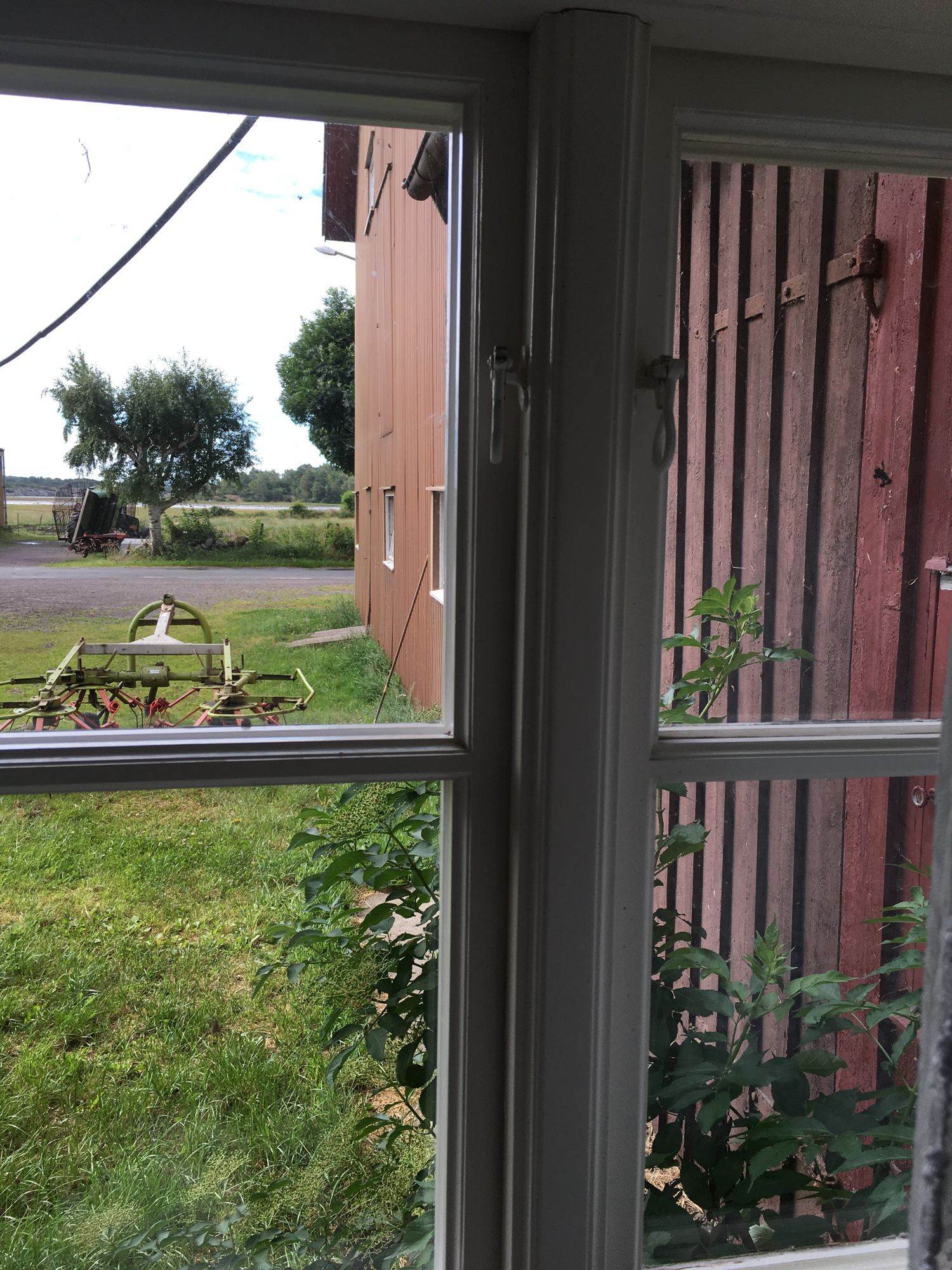 Trivsamt hus i lantlig miljö vid havet – bild 16 av 18
