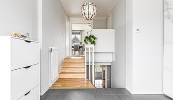 Modern stor & ljus villa - nära centrum