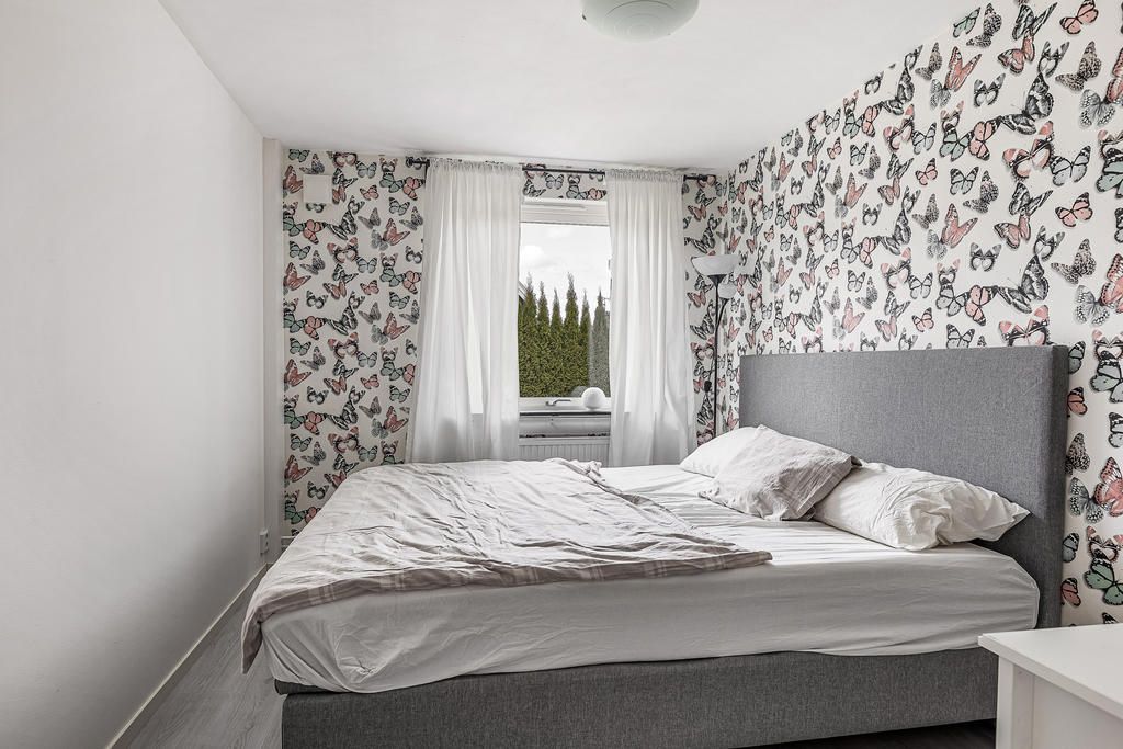 Modern stor & ljus villa - nära centrum – bild 7 av 23