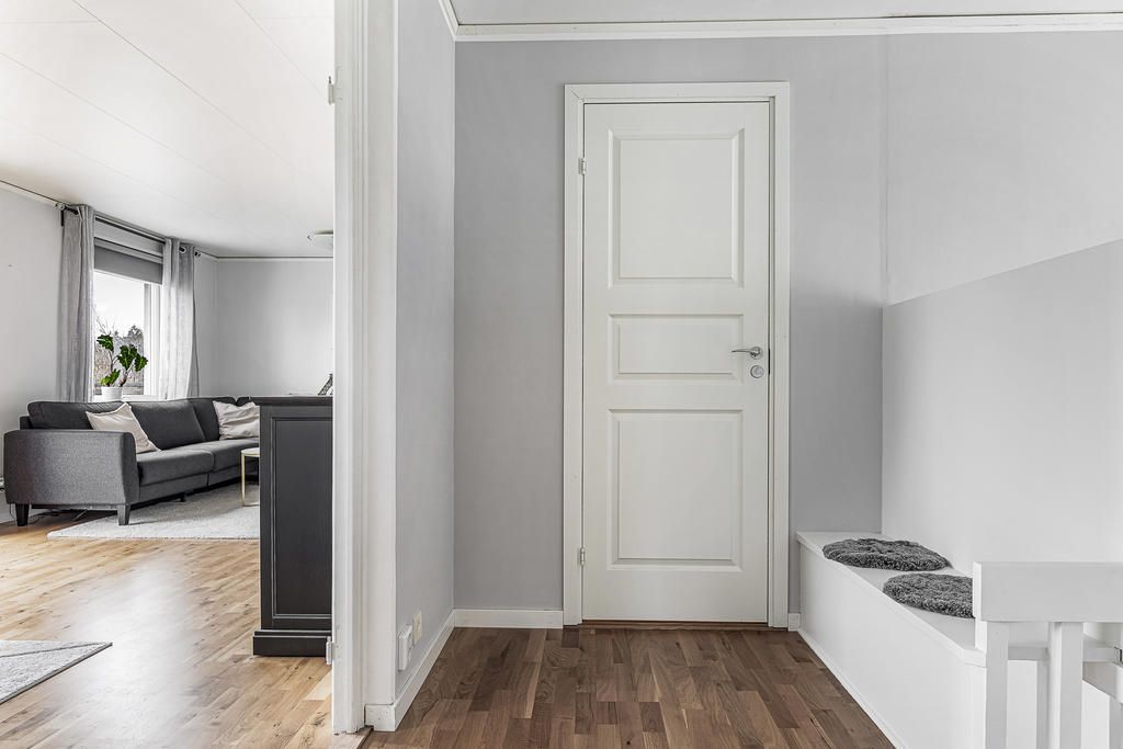 Modern stor & ljus villa - nära centrum – bild 16 av 23