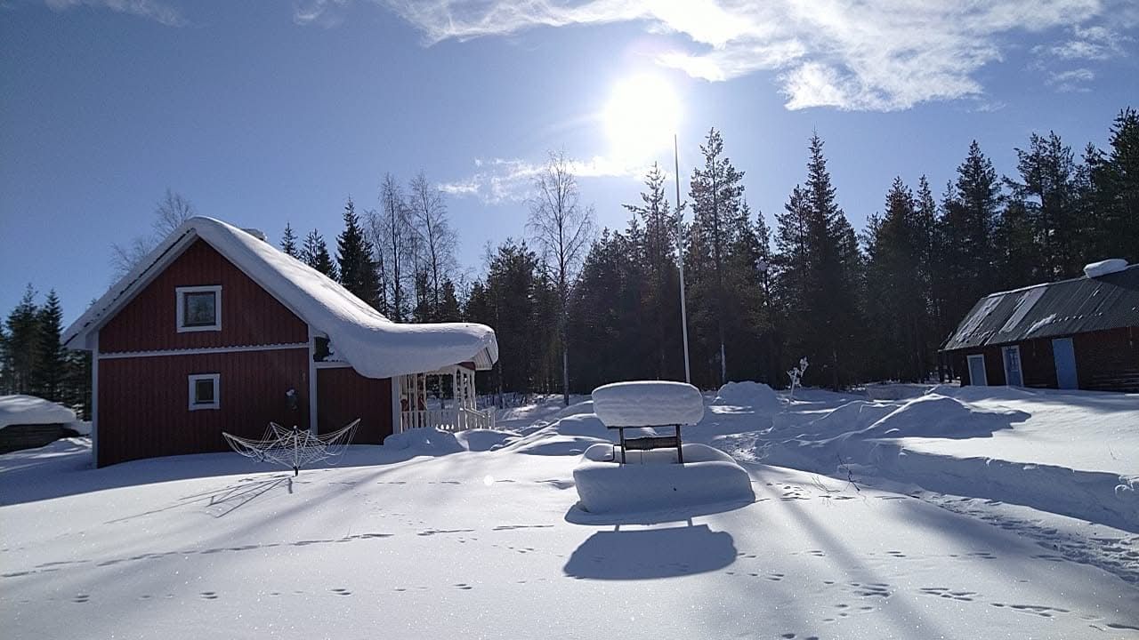 Njut av svenska Lappland med privat bastu – bild 2 av 24