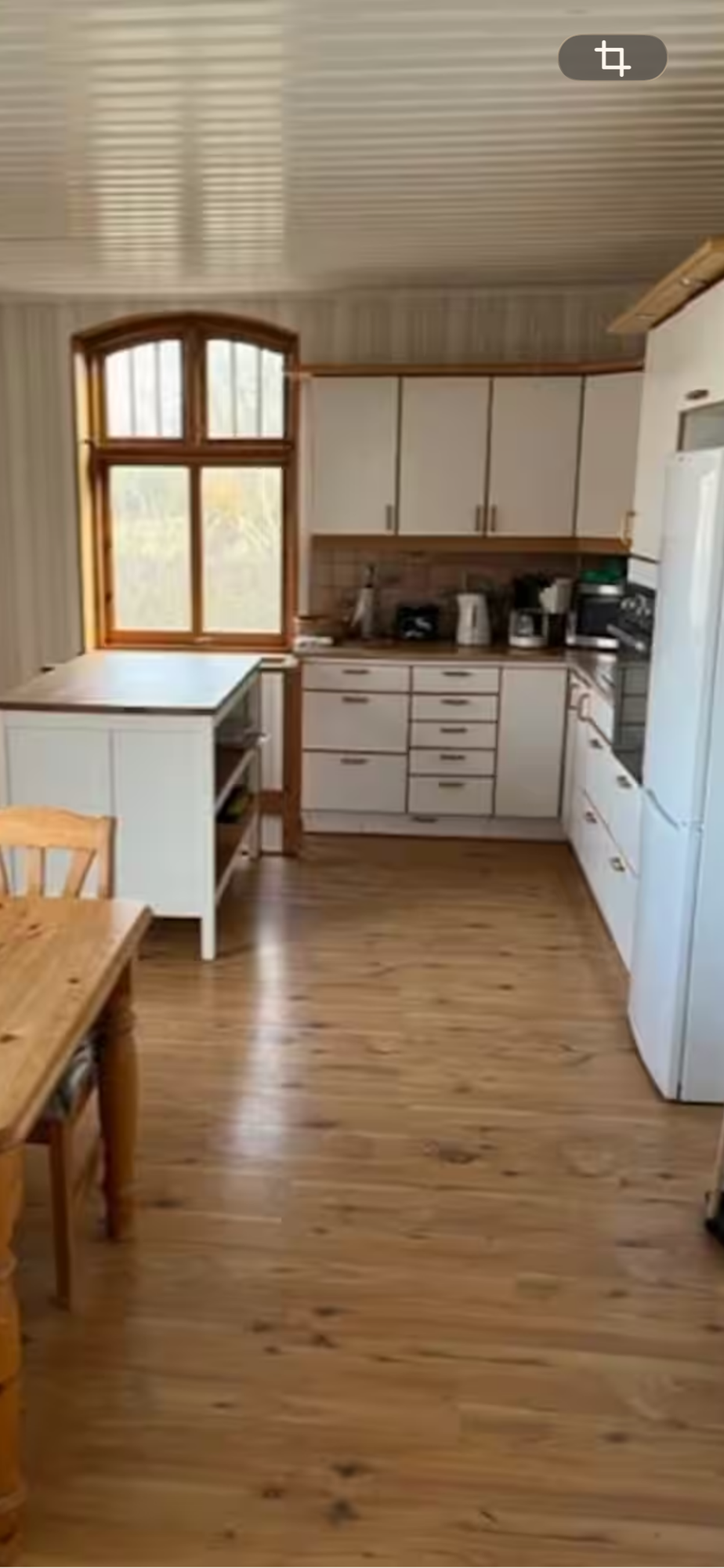 Stort sekelskifteshus i Skäret – bild 7 av 16