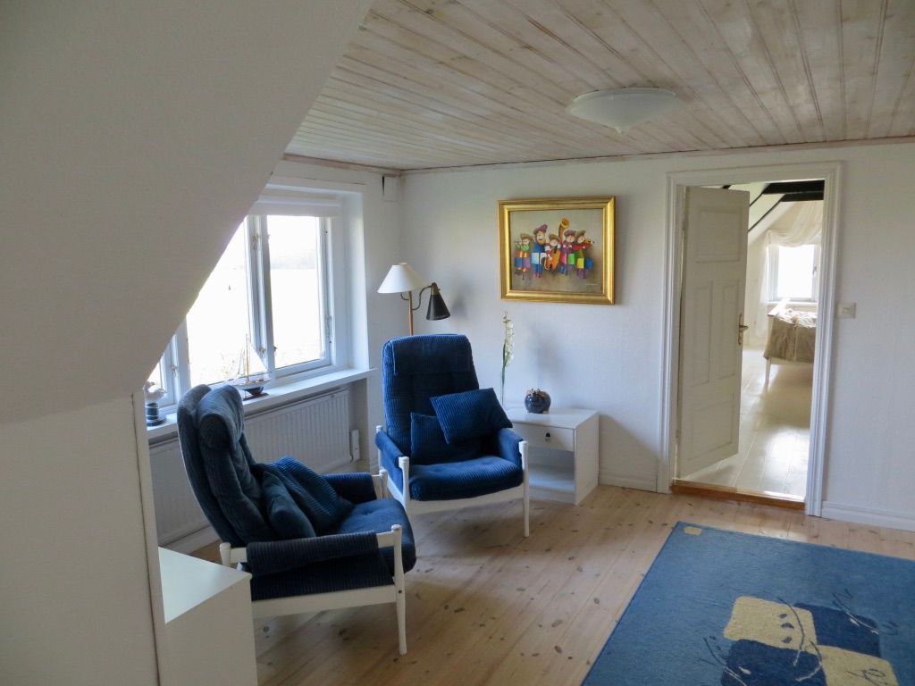 Fyrlängad gård mitt på Österlen – bild 14 av 16