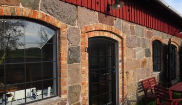 SMULTRONSTÄLLET - Stort gästboende med bastu!