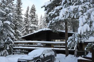 Cozy 8-Bed Log Cabin in Lofsdalen, Sweden