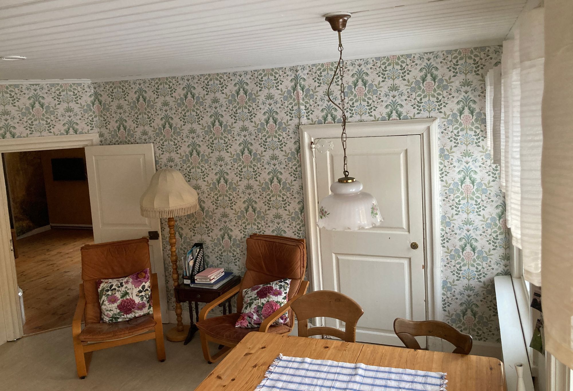 Småland - Lägenhet på hästgård vid sjön Solgen! – bild 3 av 9