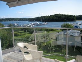 Stort hus nära Stockholm, vatten, bad och natur