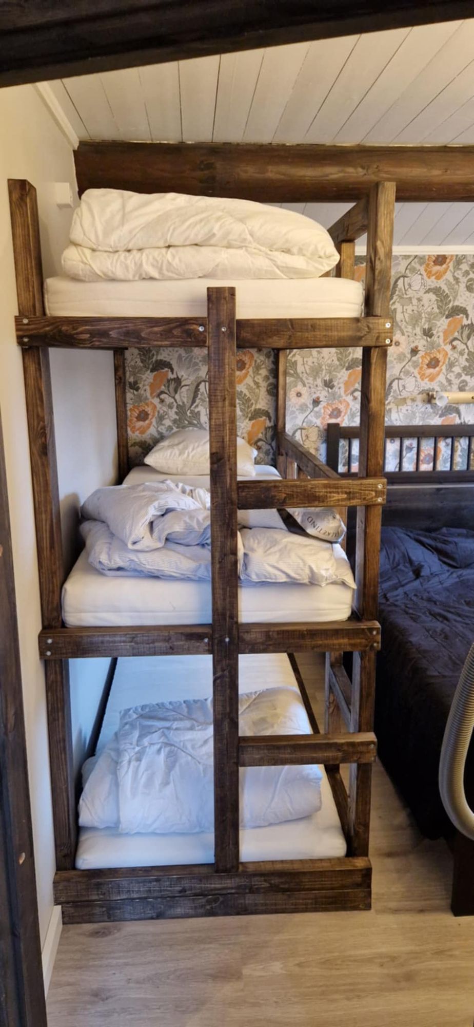 Modern stuga i Rörbäcksnäs – bild 9 av 11