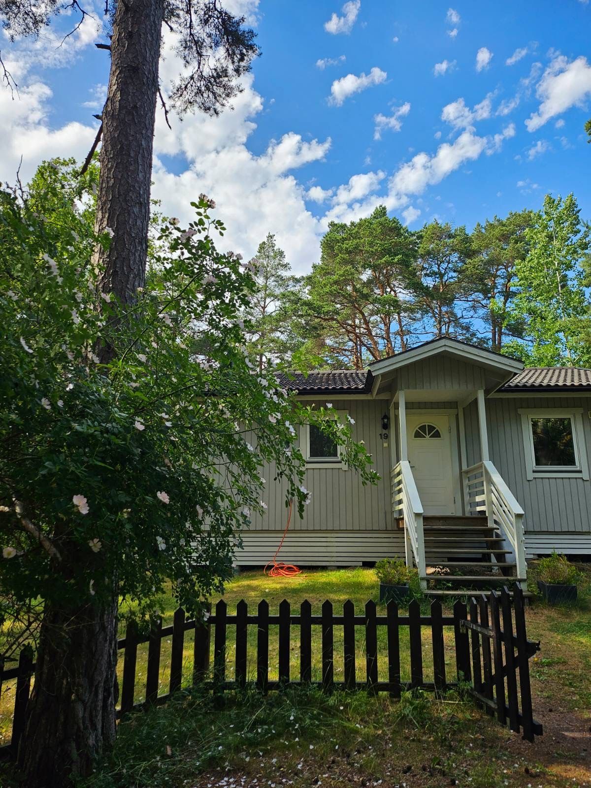 Sommarstuga vid sjön på Vindö