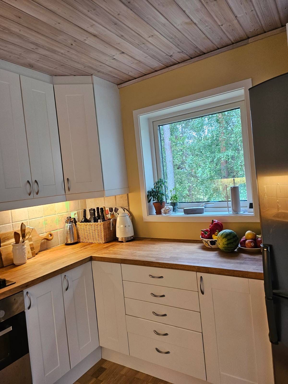 Sommarstuga vid sjön på Vindö – bild 6 av 21
