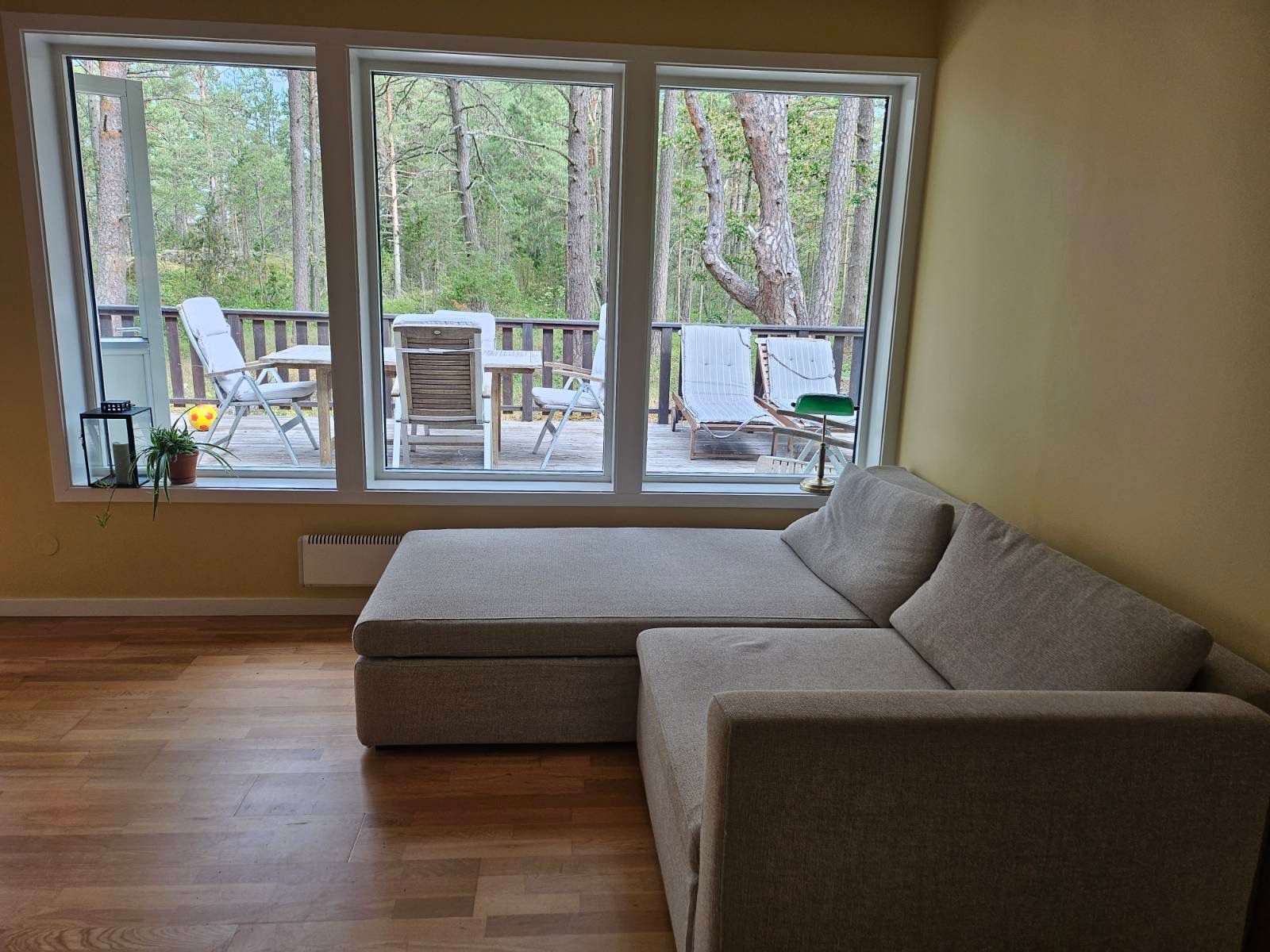 Sommarstuga vid sjön på Vindö – bild 4 av 21