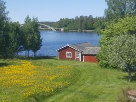 Sjötomt. Utmärkt till 2 familjer.