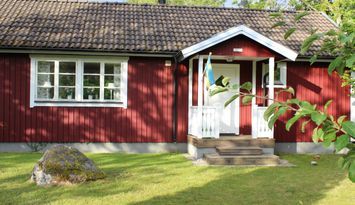 Mysig stuga nära havet i Enerum, Byxelkrok