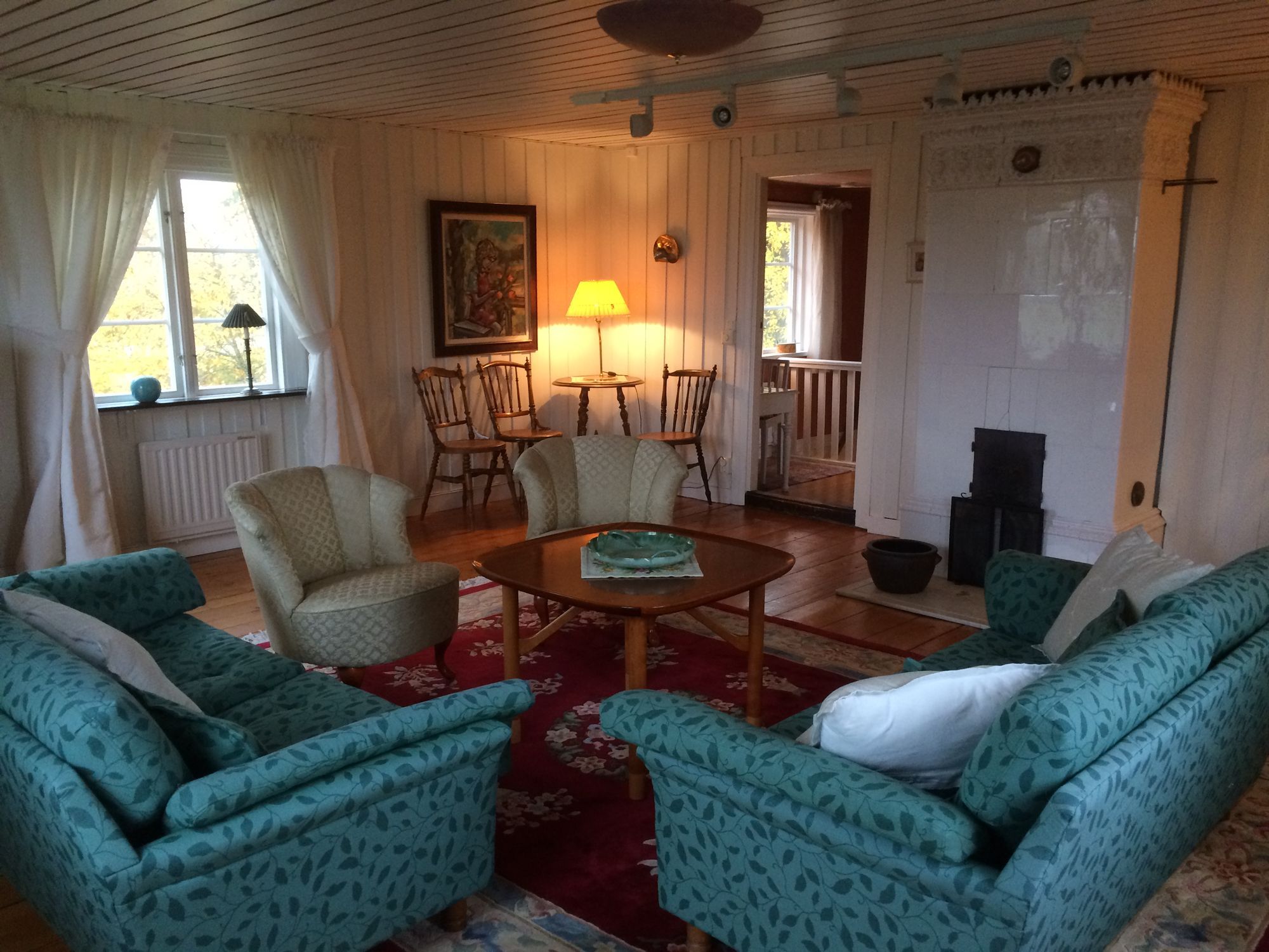 Havsnära med glasveranda, stor tomt och bastu. – bild 17 av 24