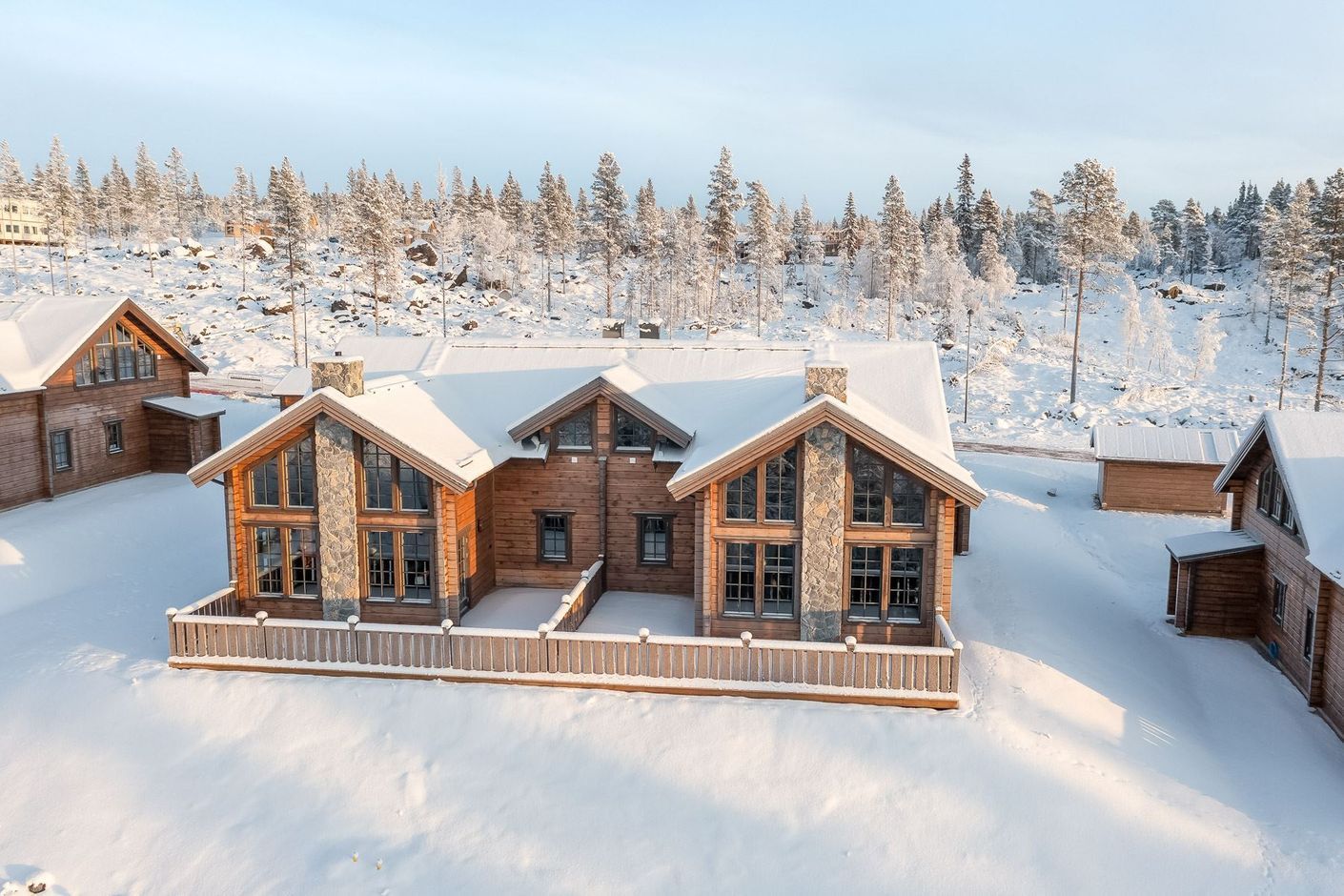 Lyxig Lodge vid golfbanan altan sydväst och bastu! – bild 3 av 24