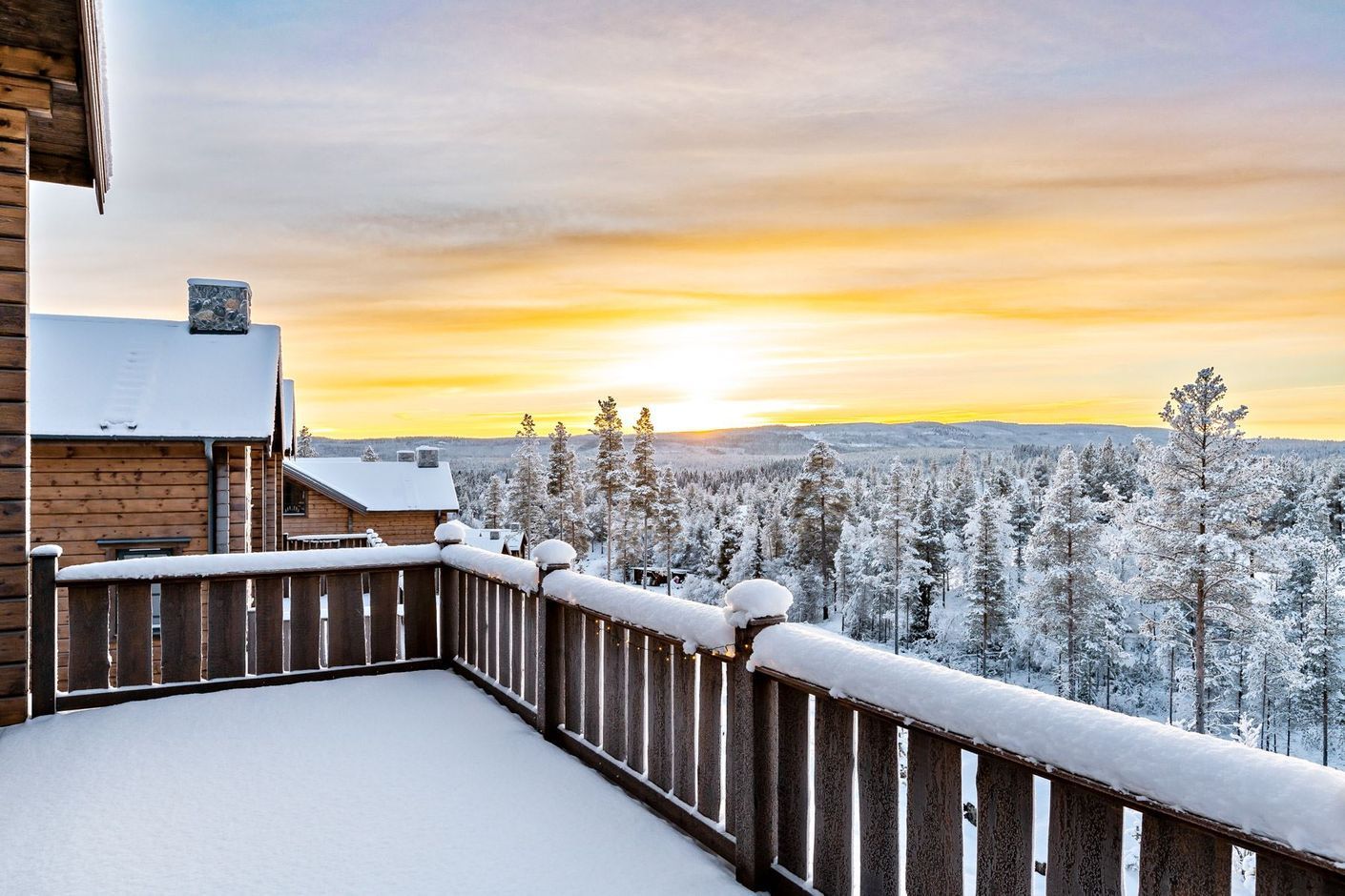 Lyxig Lodge vid golfbanan altan sydväst och bastu! – bild 5 av 24