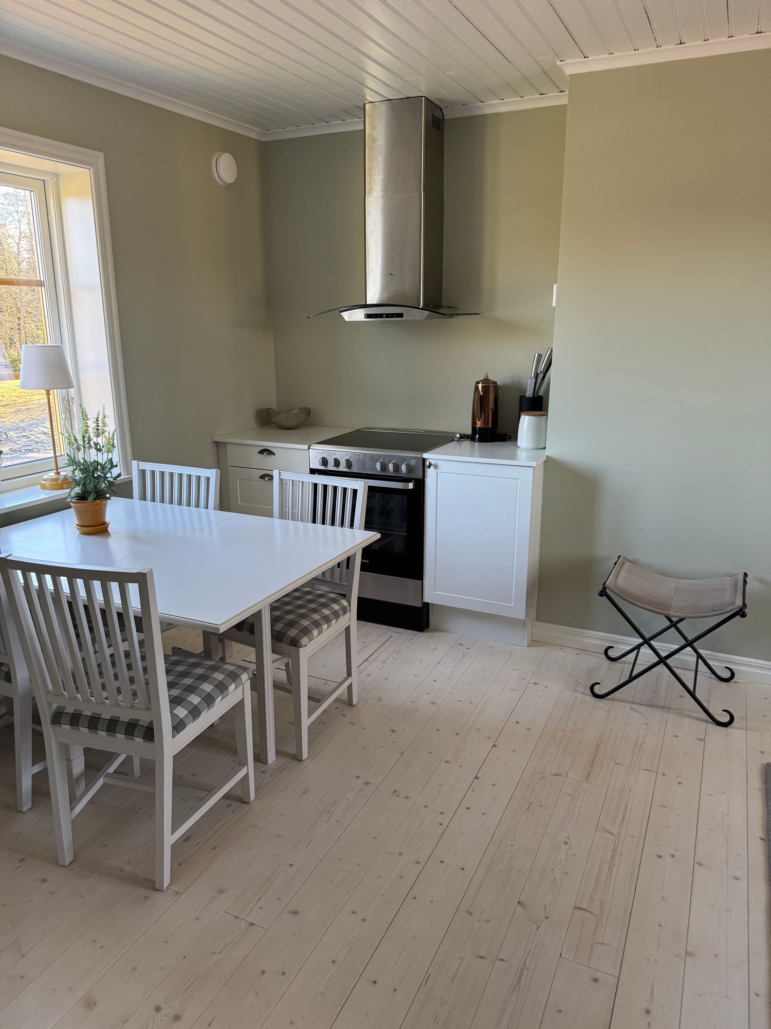 Charmig Lillstuga mitt i Småland – bild 3 av 9