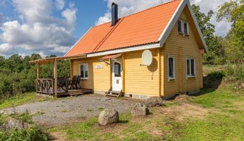 Stuga i naturen nära havet ideal för bad, fiske