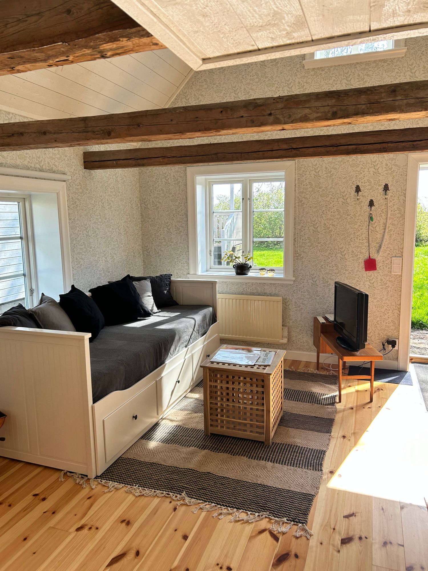 Hyr vår nyrenoverade drängstuga på Ekelunda Gård – bild 4 av 13