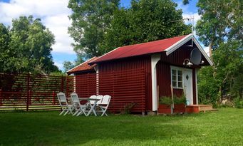 Fin helrenoverad stuga på mellersta Öland