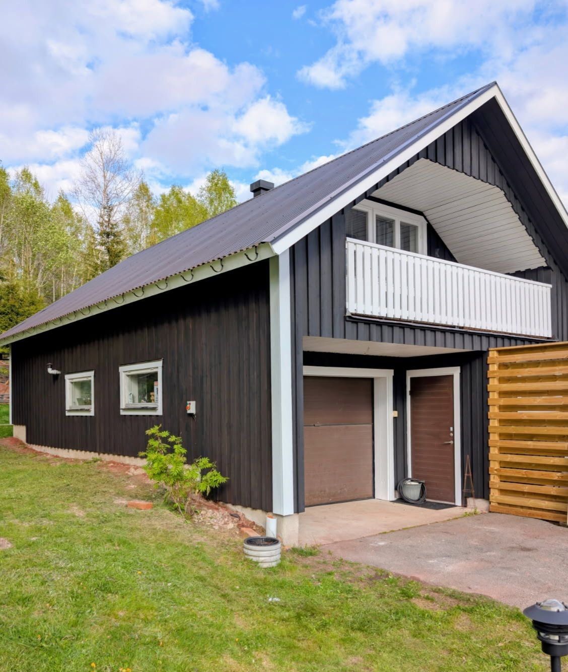 STUGA med  sjö, egen brygga och båt. – bild 14 av 24