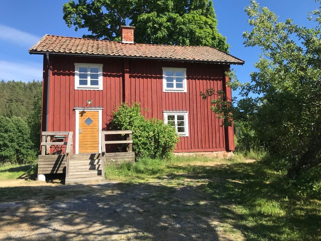 Stenkulla - Charmig stuga på Mårsätters Gård