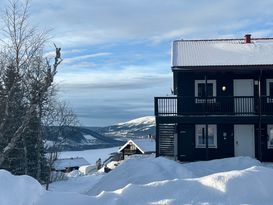 Rymligt, Bekvämt Boende m Underbar utsikt