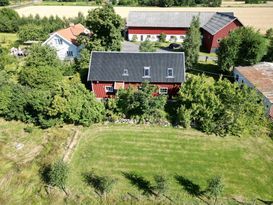 Härligt hus på gård