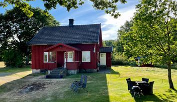 Hus med idylliskt sjöläge uthyres