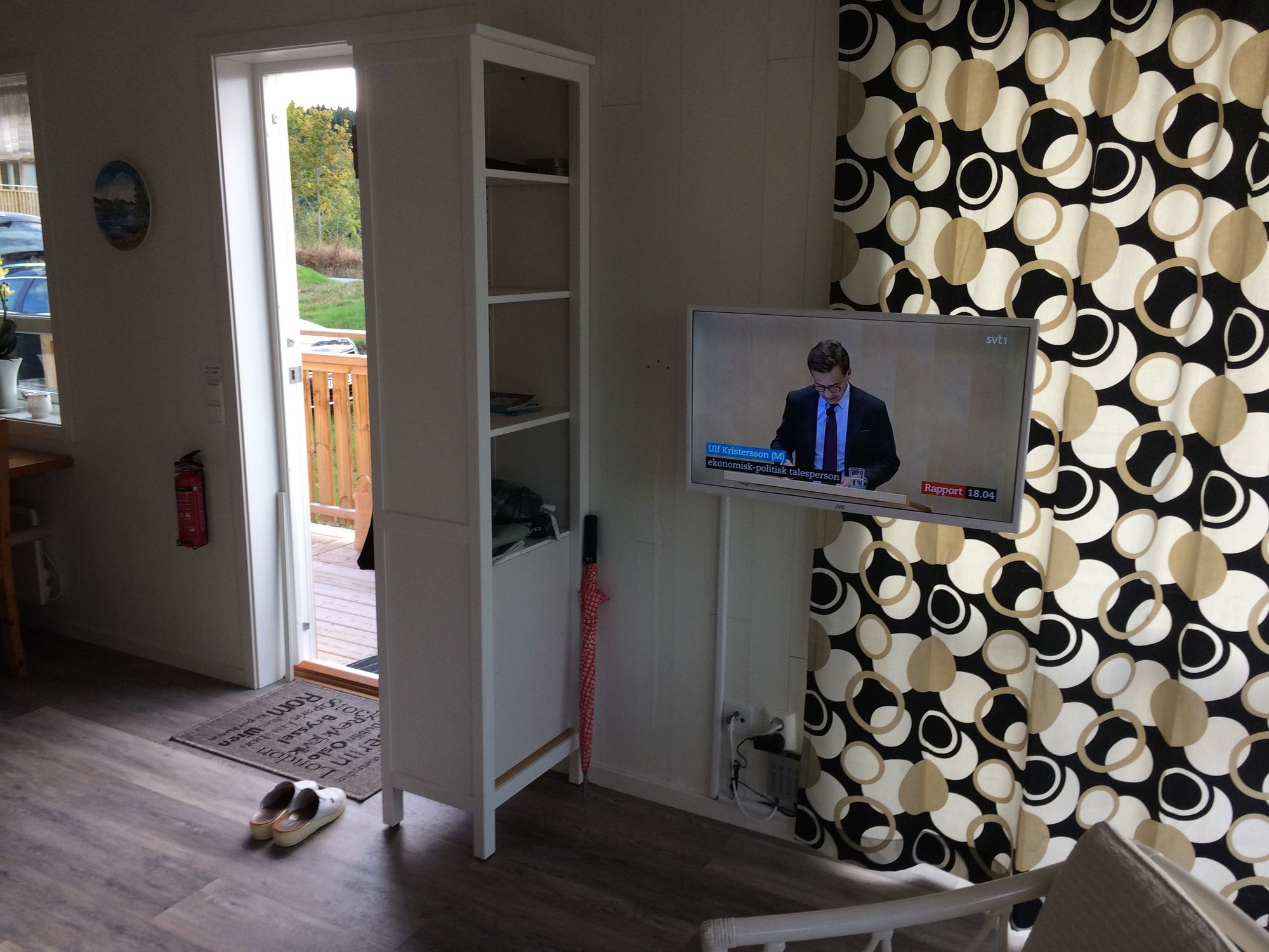 Sjöutsikt - Fräsch stuga – bild 6 av 24