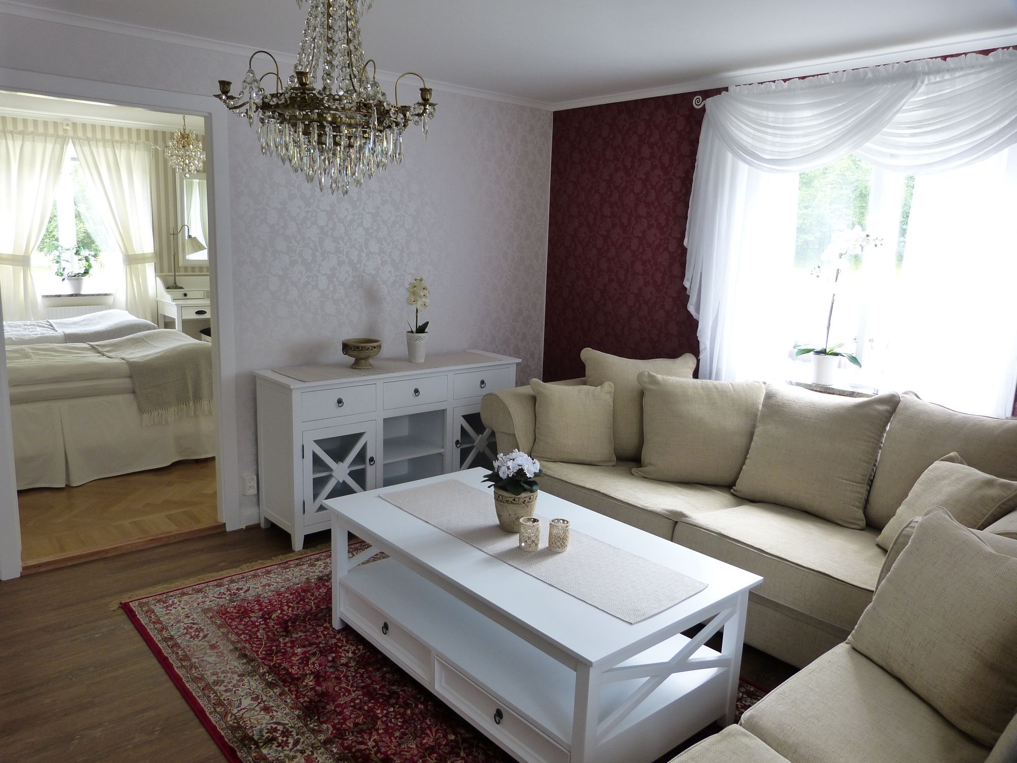 Elegant hus med underbar utsikt – bild 8 av 24