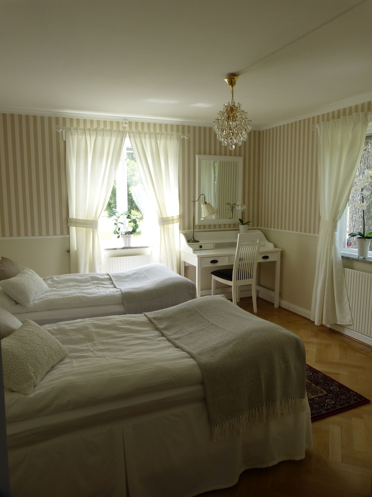 Elegant hus med underbar utsikt – bild 4 av 24