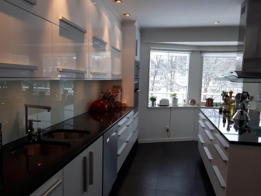 Modern villa med pool! – bild 5 av 11