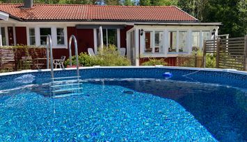 Bekvämt hus med pool i Södra Roslagen