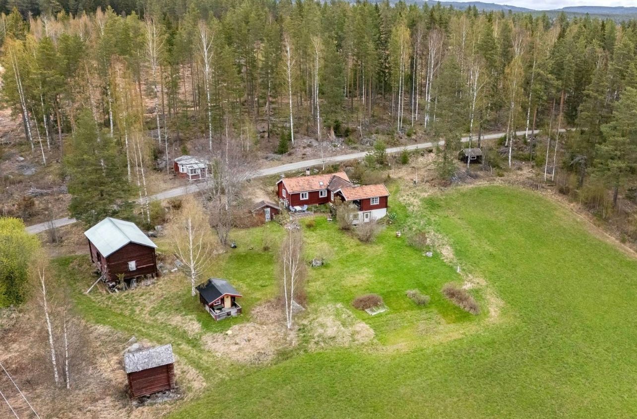 Egen gård i Järvsö | Bastu | 8 min till backen – bild 2 av 24