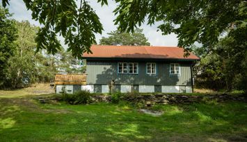 Fin stuga med närhet till havet.