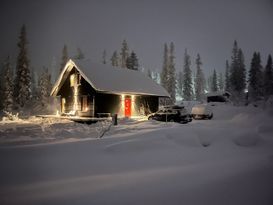 Nybyggd stuga i Storhogna, Ledig Jul.