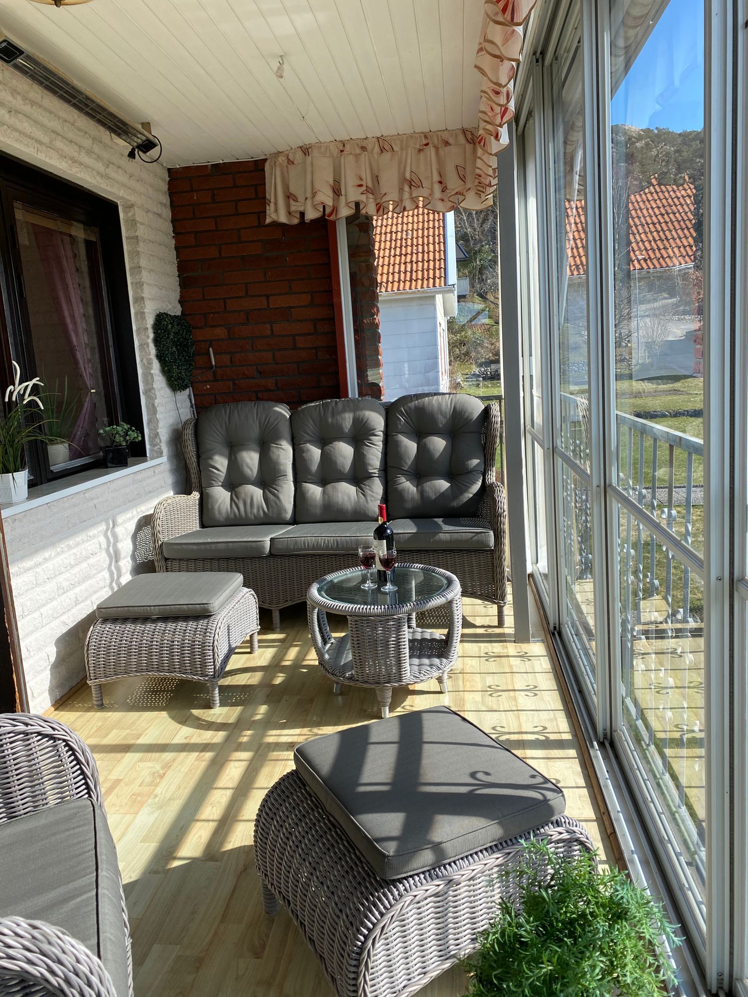 Rymlig övervåning i villa på Orust,Hälleviksstrand – bild 3 av 23