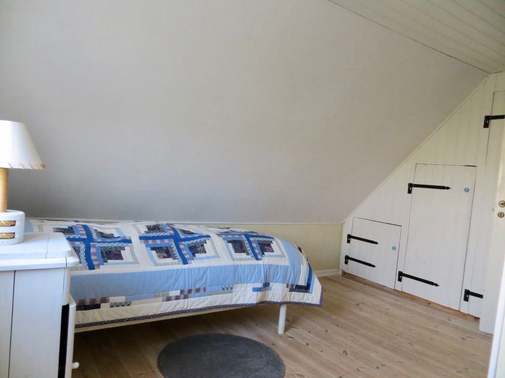 Fyrlängad gård mitt på Österlen – bild 15 av 16