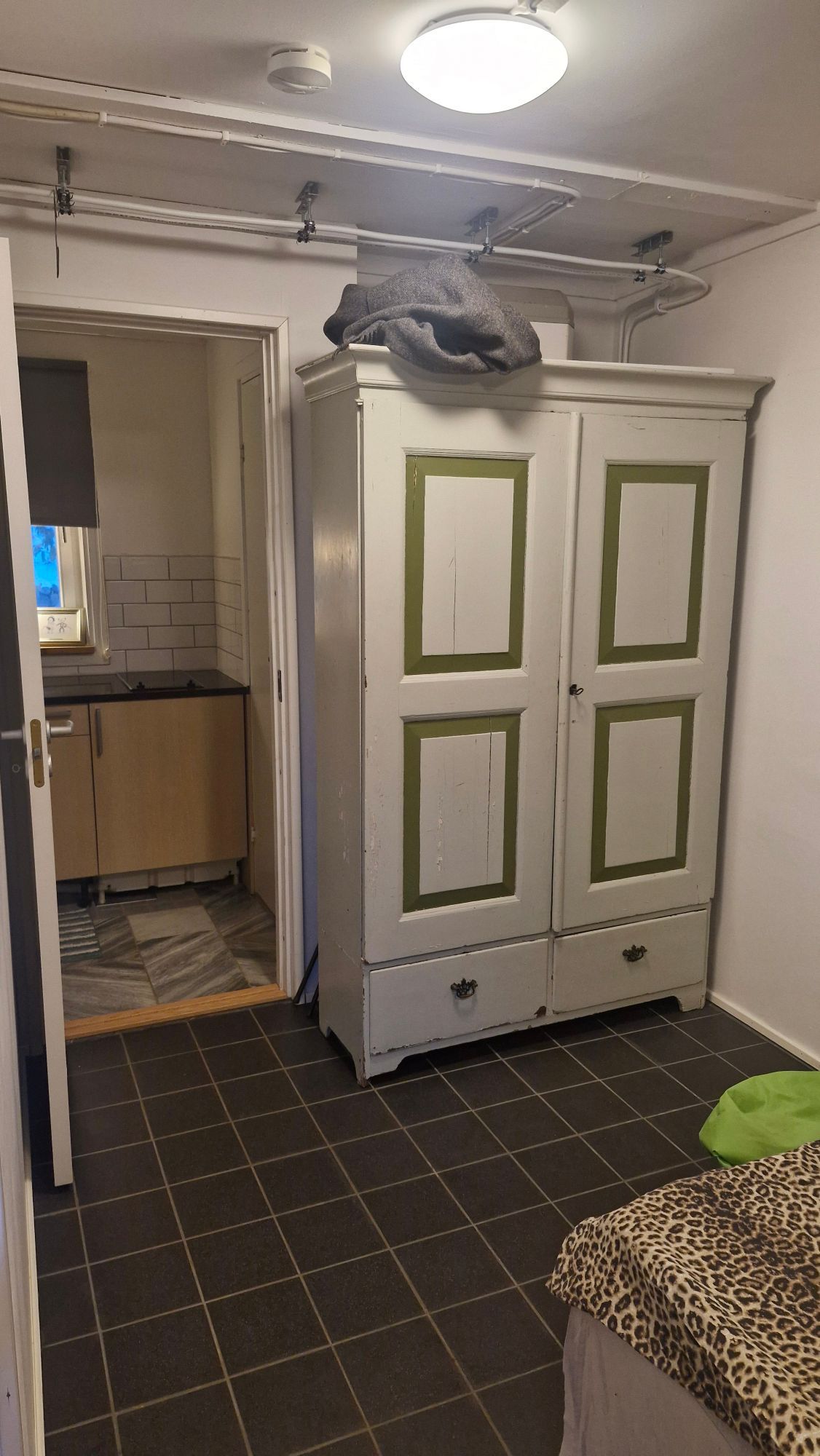 Lilla gäststugan – bild 3 av 8