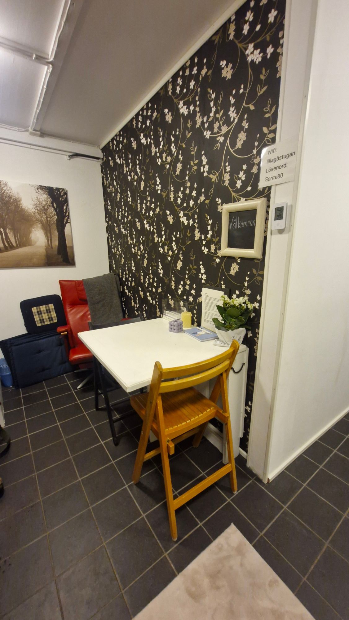 Lilla gäststugan – bild 2 av 8